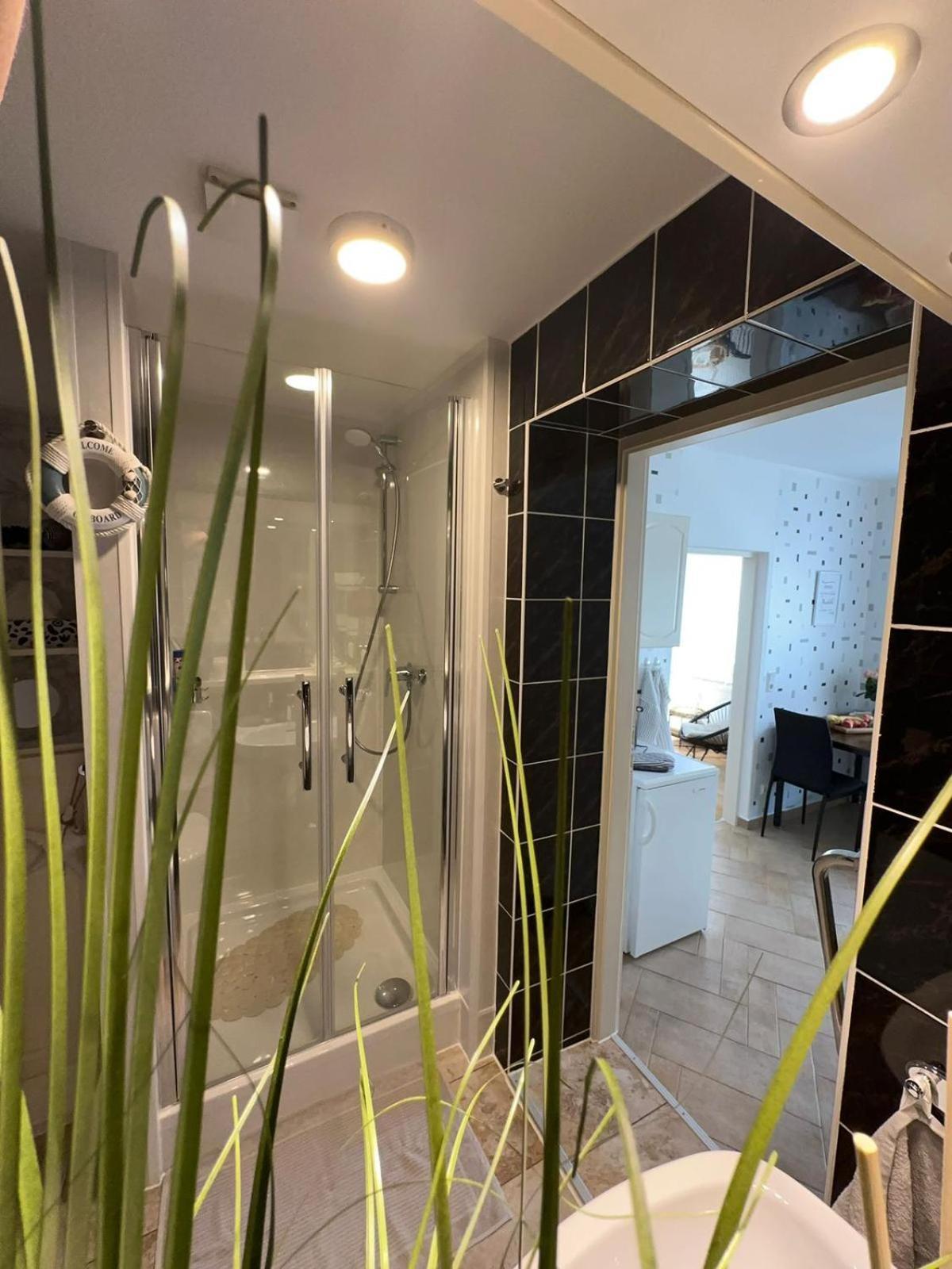 Am Strom Apartment *